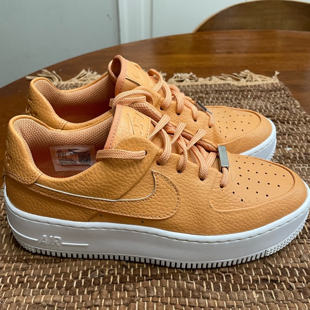 Nike Air Force One Sage Low